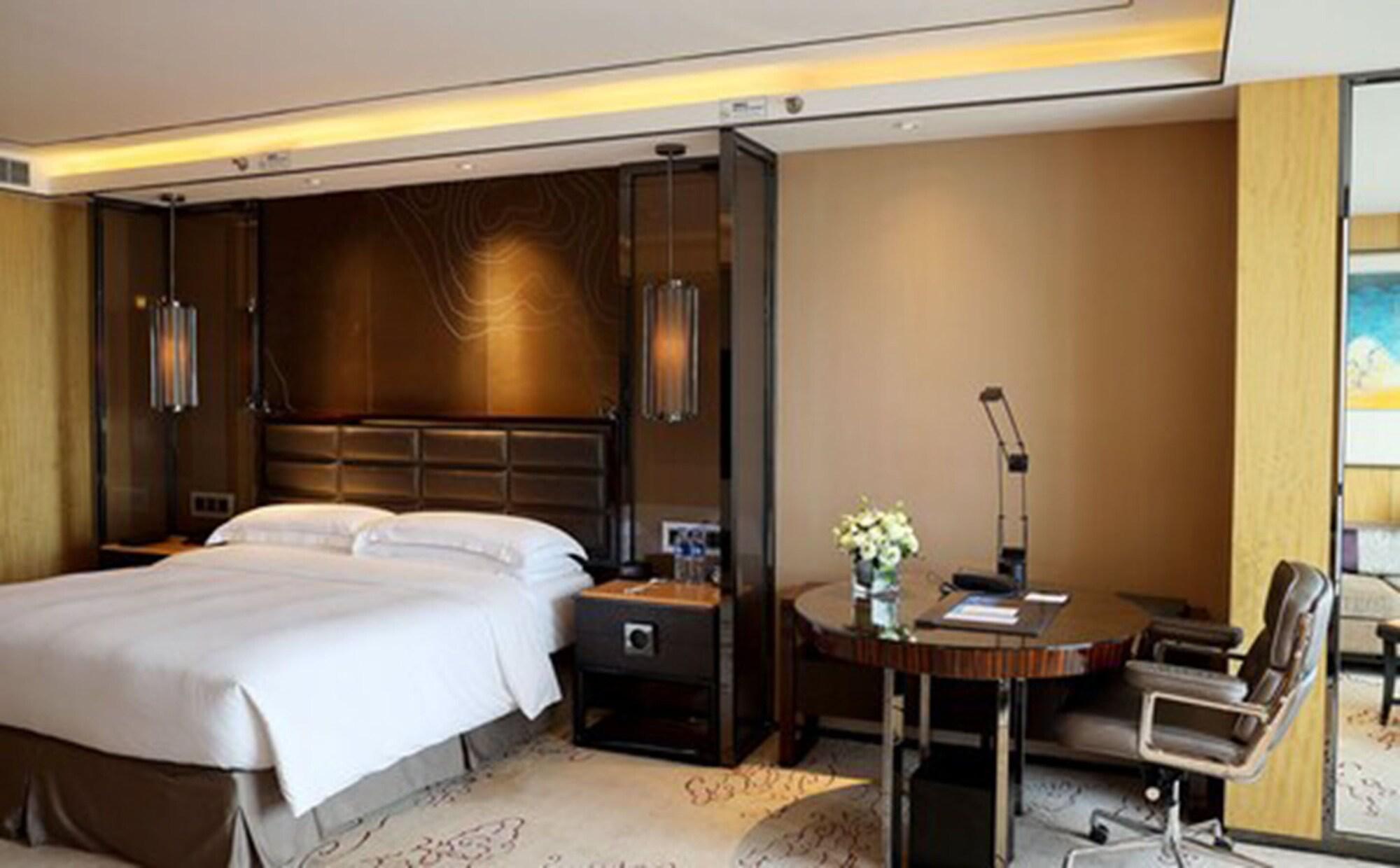 Hilton Zhongshan Downtown Exterior foto